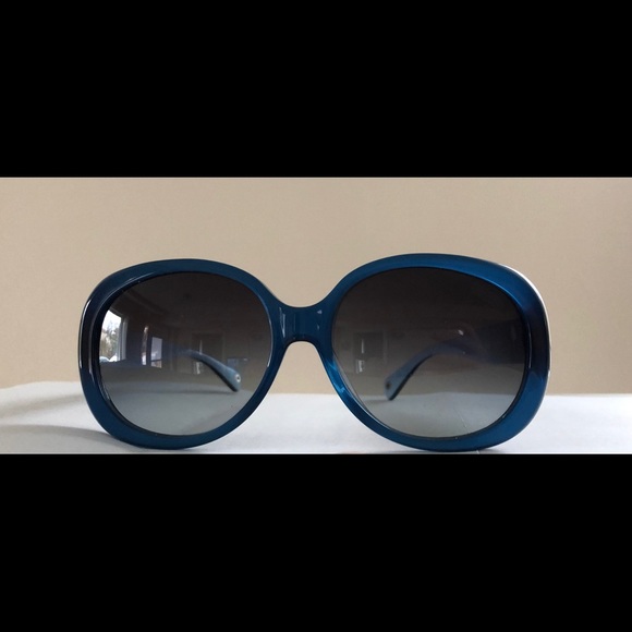 SOLD—COACH Victoria Sunglasses w/ Coach Case - Picture 7 of 8